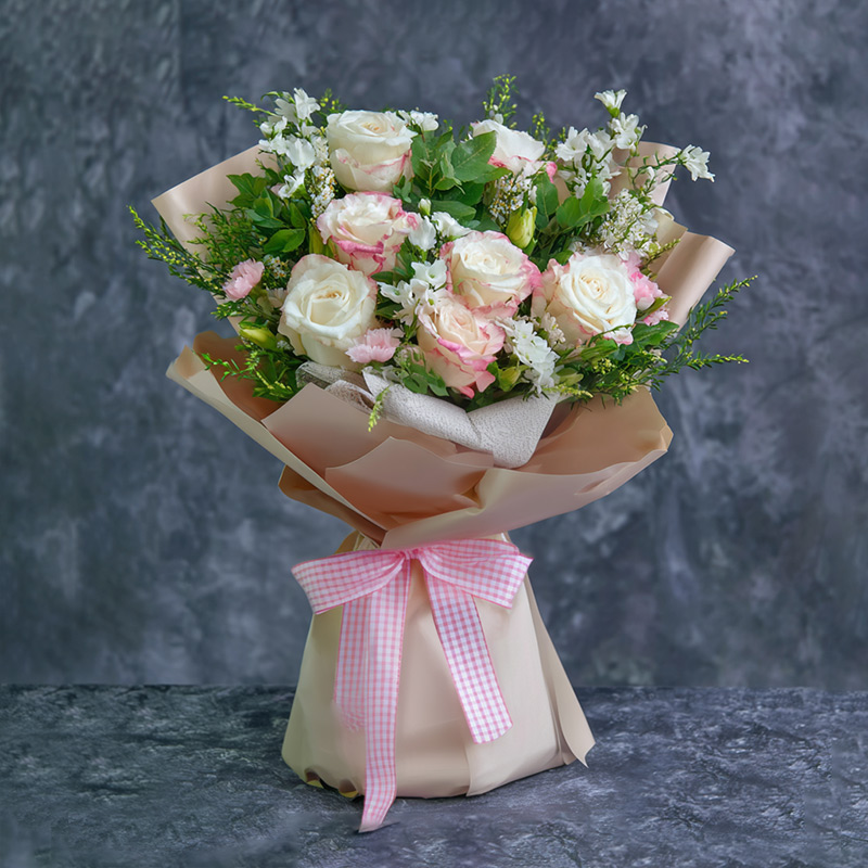 Are Christmas red roses expensive in Jurong East?